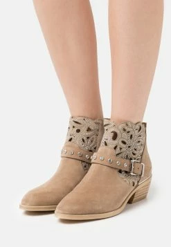 Alma en Pena Boots à talons Remise En Ligne bottines rond femme